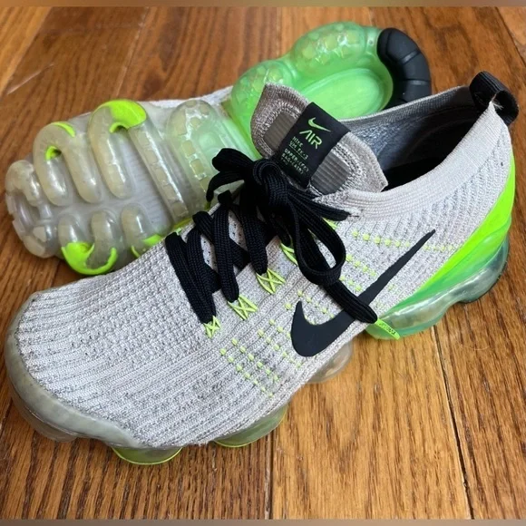Nike VaporMax 3.0 Flyknit Grey Green Running Shoes, Size 7.5 Women’s - 6 Men’s - Picture 2 of 10